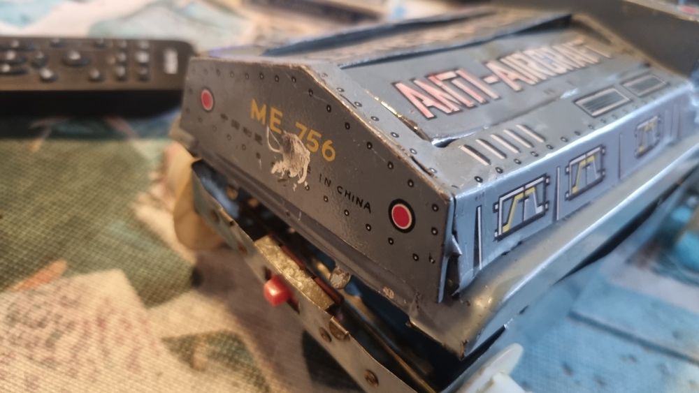 Ретро метална количка