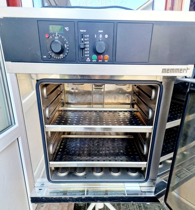 vand cuptor memmert profesional in stare foarte buna