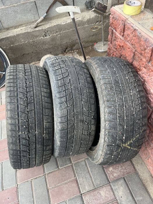 Шины зимние 215/55/17