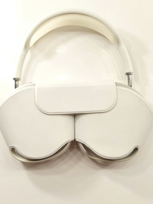 Продам наушники  airpods max