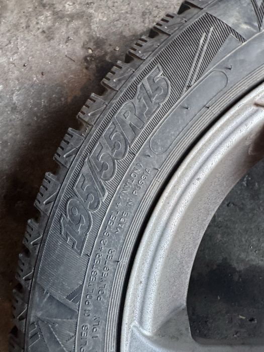 Джанти 15 4х114,3 с много хубави зимни гуми