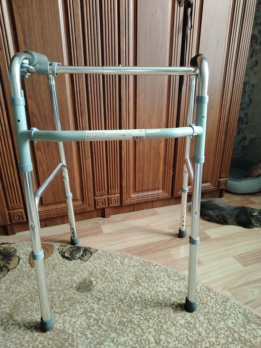 Продам ходунки, новые, не распакованы. Пример на первом фото.