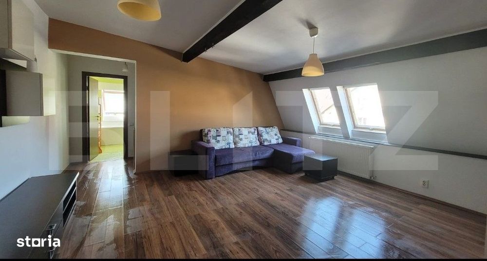 Apartament cu 2 camere, semidecomandat, etaj 3/3, cu parcare, zona Mu — fotografia 1
