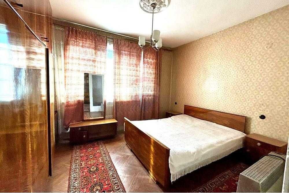 Продава се Едностаен апартамент в Шумен, Център - 94 кв.м за 1221 €/кв.м - Снимка #1