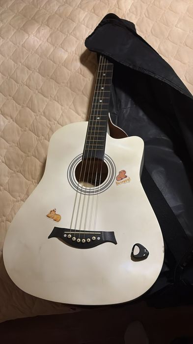 Гитара акустика.