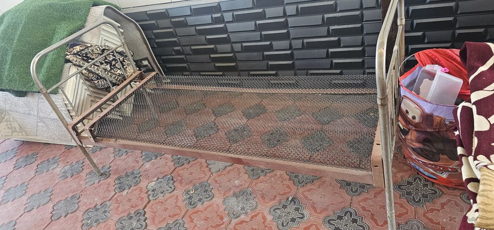 Кровать  сеточный