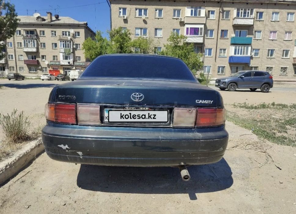 Продам машину toyota camry