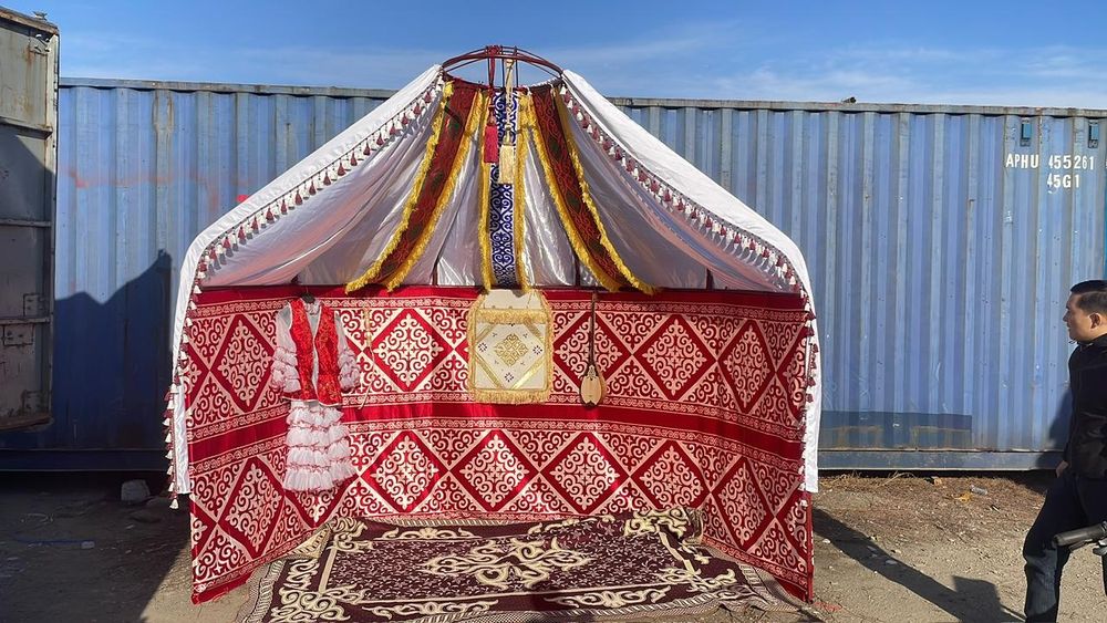 Шатёр Стол Стуля посуда полуюрта