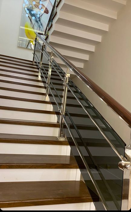 Стеклянные перила и перегородки из стекла