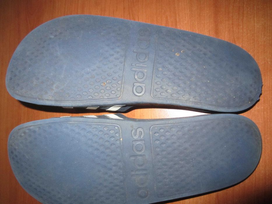 Slapi Adidas  marimea EUR-46 US-12, stare f. buna.