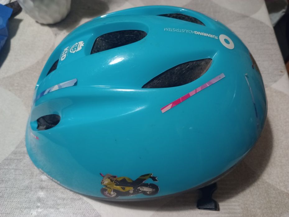 Предлага се детска каска