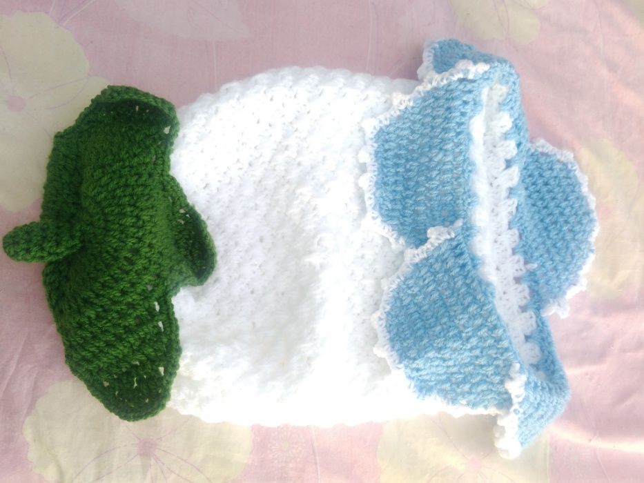 Пелена и шапка за бебе във формата на цвете