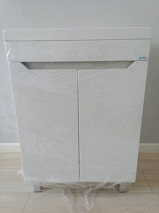 Раковина с тумбой