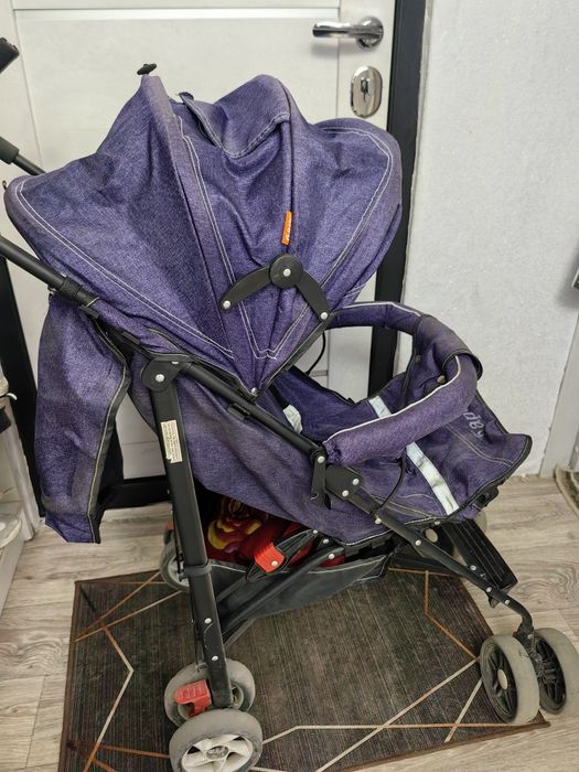 Коляска прогулочная