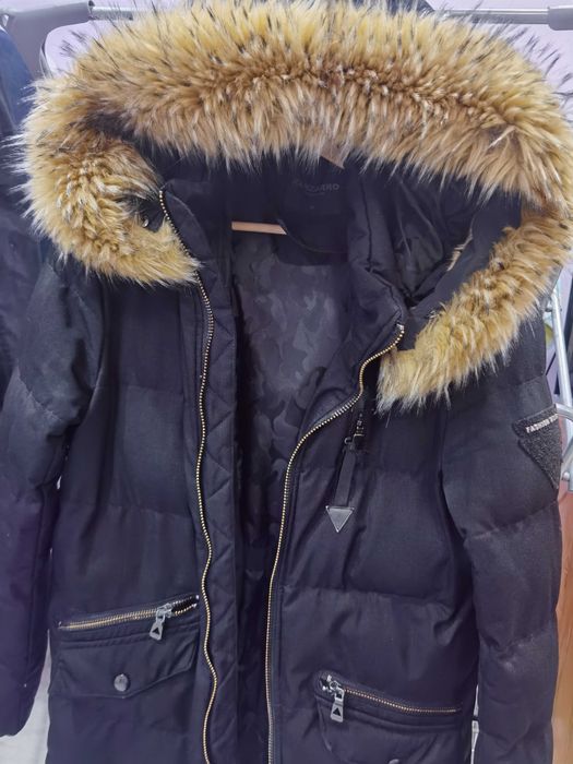 Мъжко зимно яке, като ново, М, но отговаря на С размер.