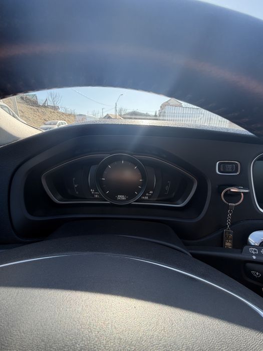 Vand Volvo v40 an fabricatie 2017