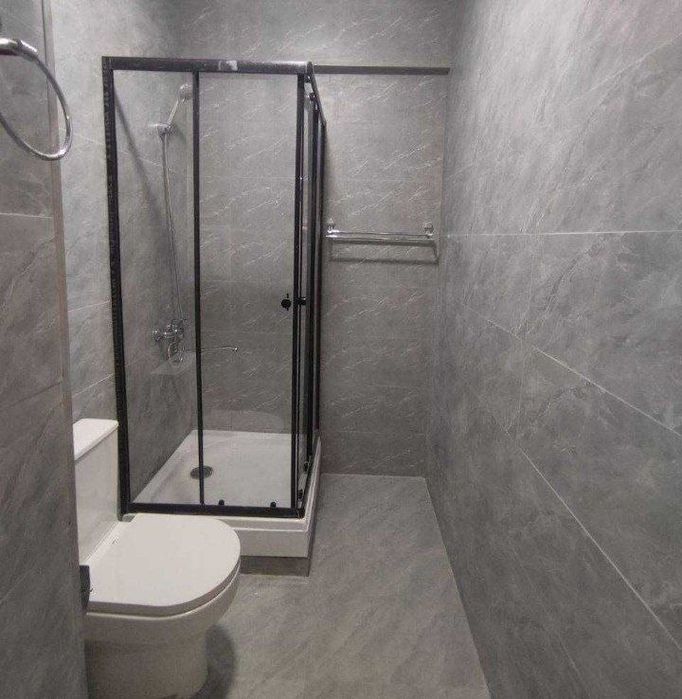 Buyuk ipak yuli metrosi yonida joylashgan