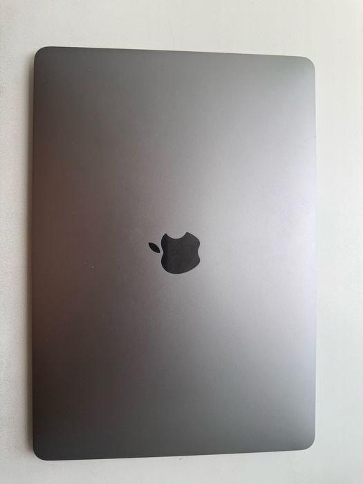 Продам macbook air 13, 2020