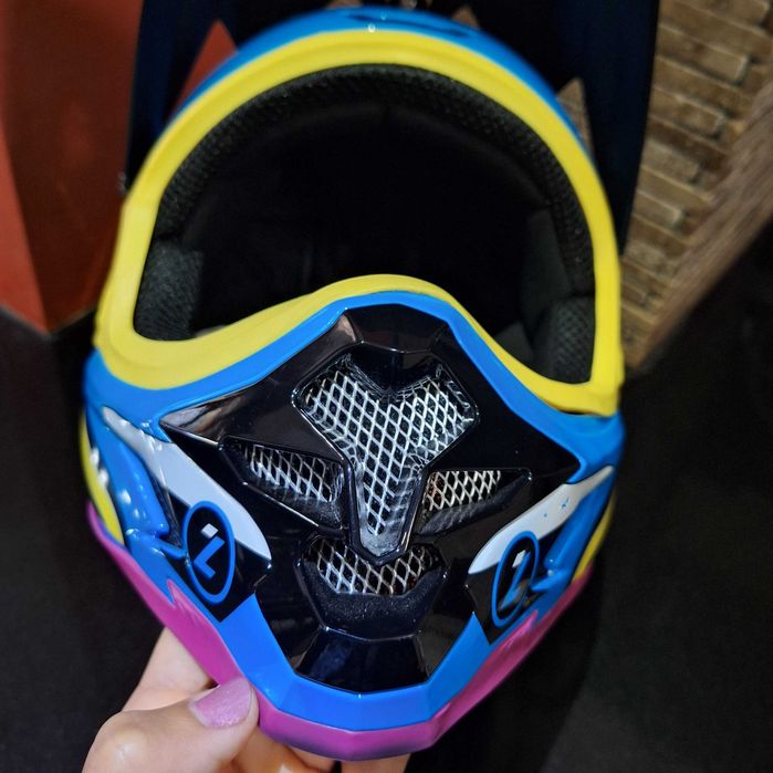 Full Face кросова каска LAZER