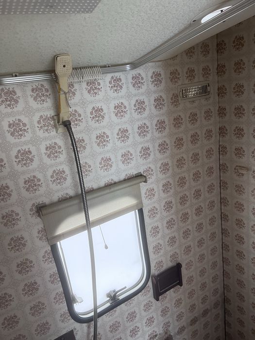Vand rulota cu 4 paturi stare foarte buna