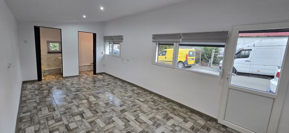 Spațiu comercial de închiriat în Ovidiu semicentral cu curte