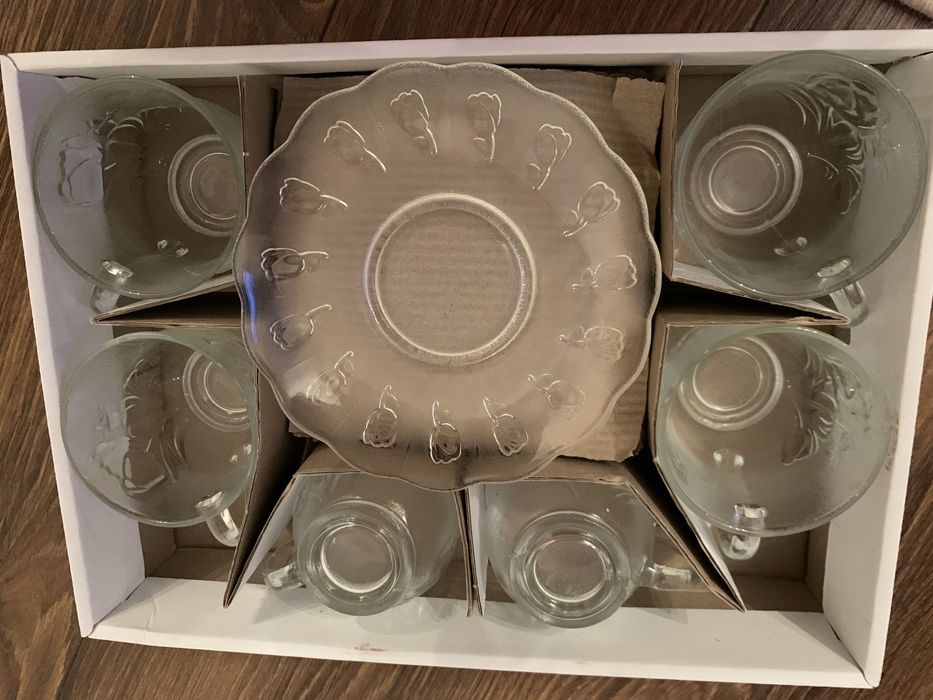 Set cesti cu farfuriute