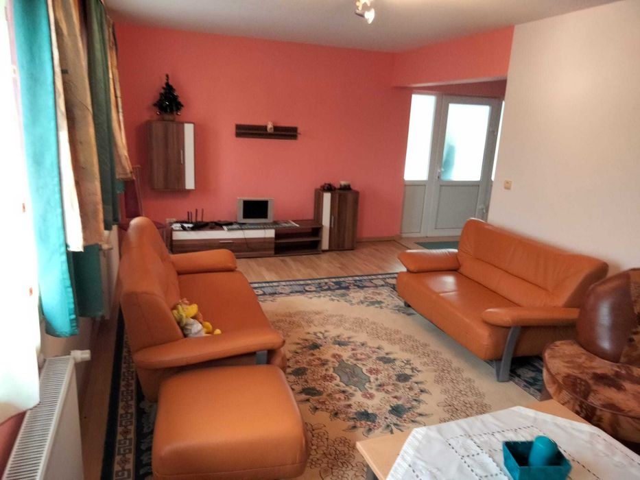 Casa de vânzare aproape nefolosită