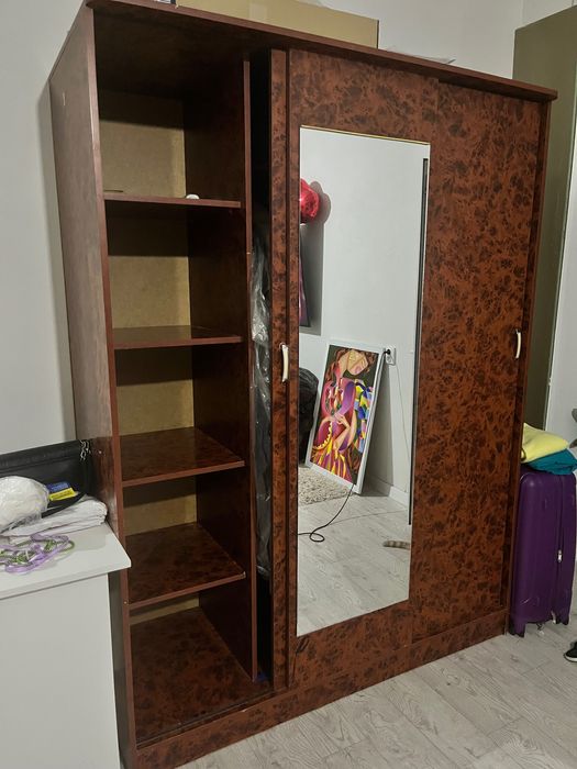 Шифоньер с зеркалом