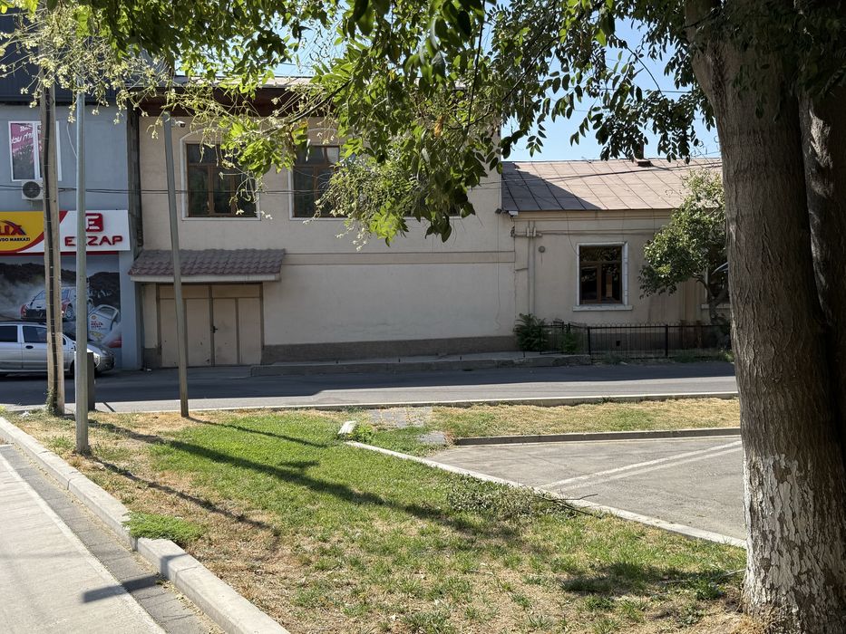 Uchastka hovli ijaraga beriladi 6ta hona 2 ta sanuzel 2 ta oshxona