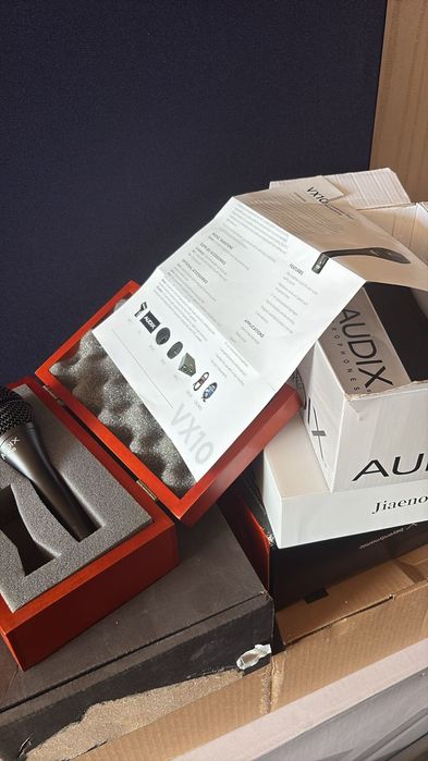 Два микрофона срочно