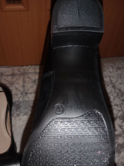 Продам новые женские туфли