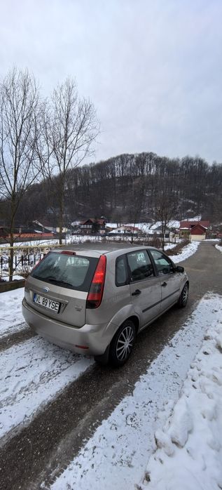 Vând ford fiesta