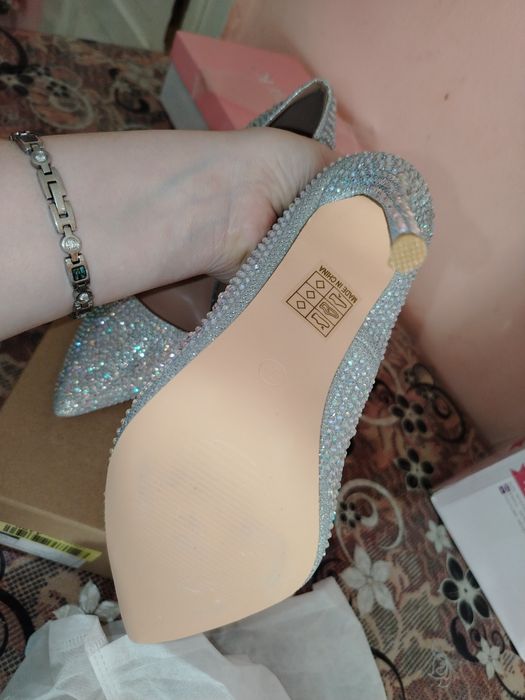 Pantofi stiletto damă, cu toc de 12 cm  vârf ascuțit decorați cu cristale - argintiu EU 37