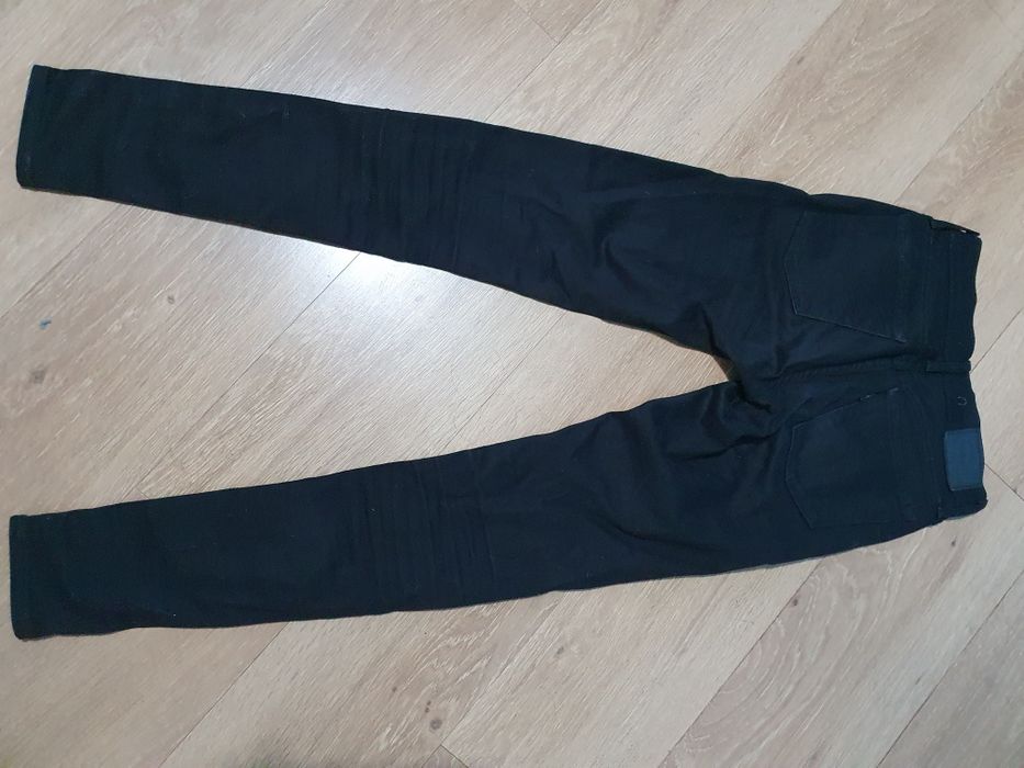 Blugi Levi's marimea 25 noi