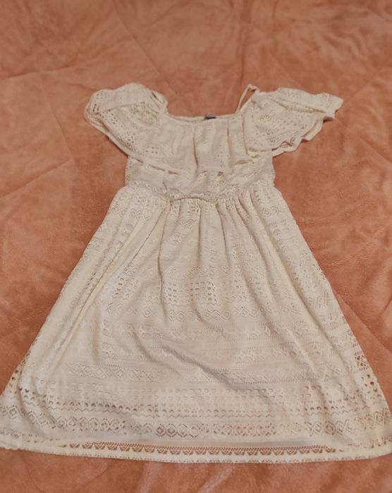 Лятна дантелена рокля