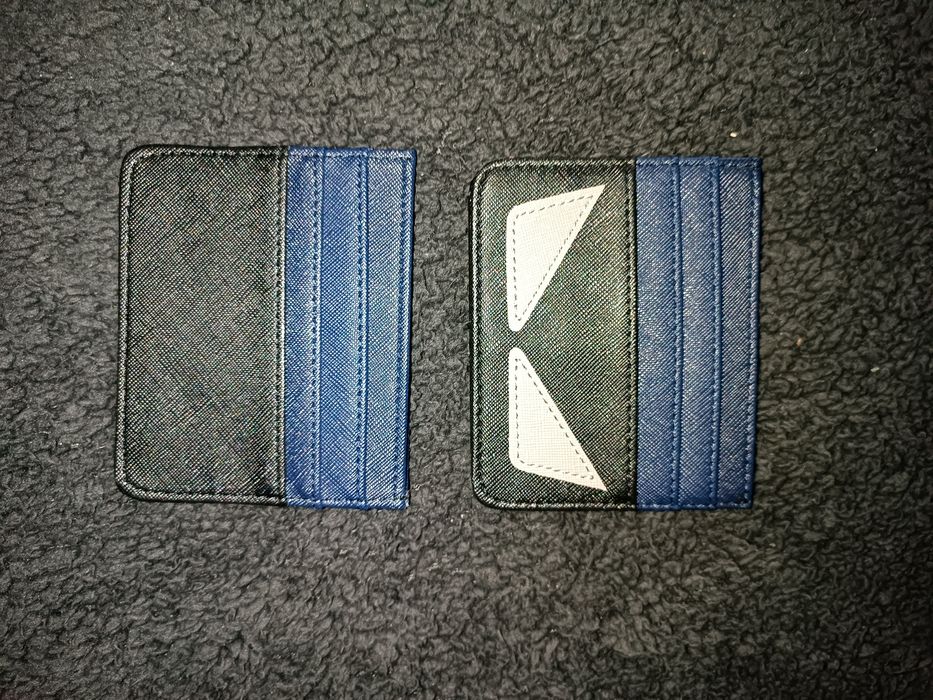 Кардхолдър            .