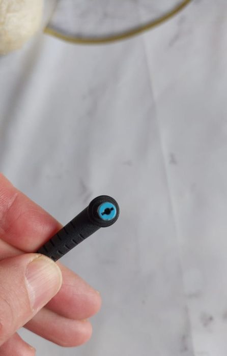 Продам адаптер  для зарядки ноутбука