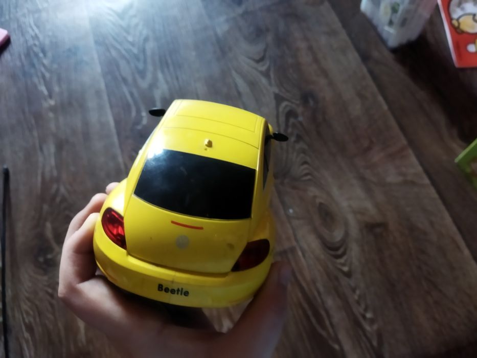 Машинка на пульте управления