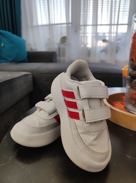 Маратонки ADIDAS