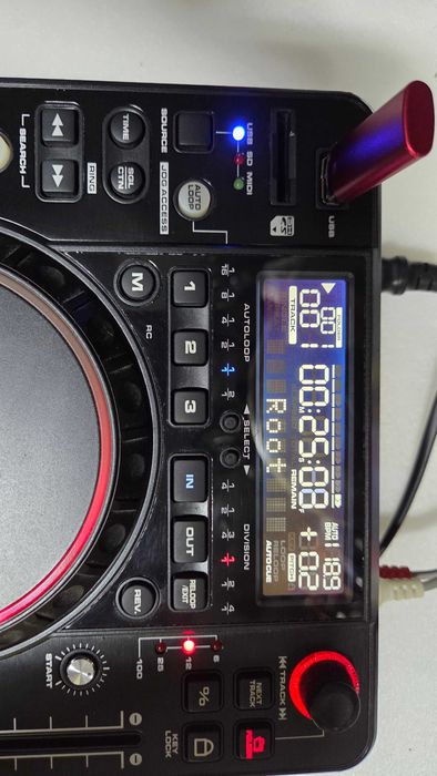 Player media și controler DJ compact DJ-Tech USOLO FX