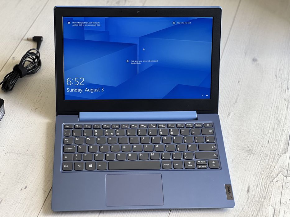 Laptop Lenovo IdeaPad 1 ultra-portabil
