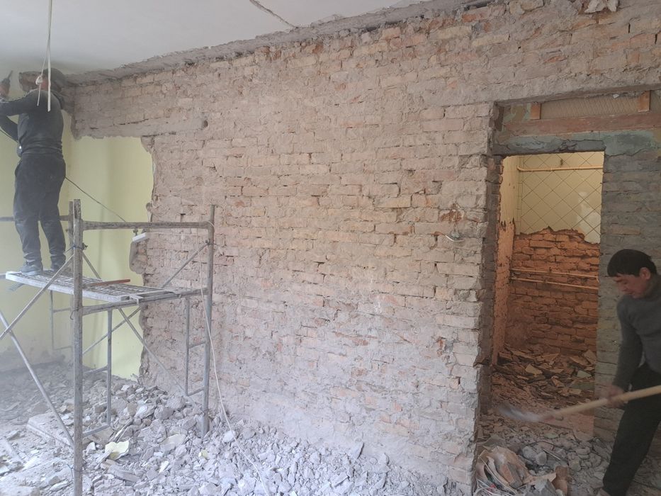 Демонтаж услуга квартира.  Рустам Копаем подвал