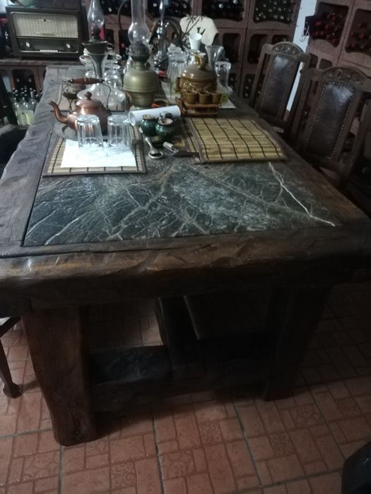 Masa lemn masiv cu blat de marmura