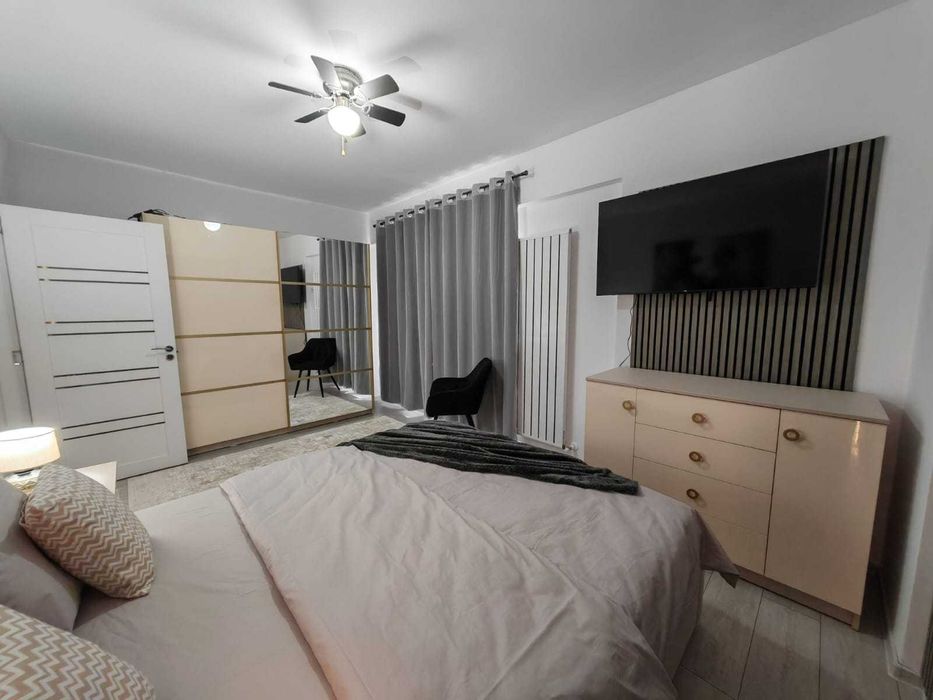 Inchiriez ap 2 camere + garaj subteran Bdul Dem Radulescu, bloc nou, dotari premium, prima inchiriere