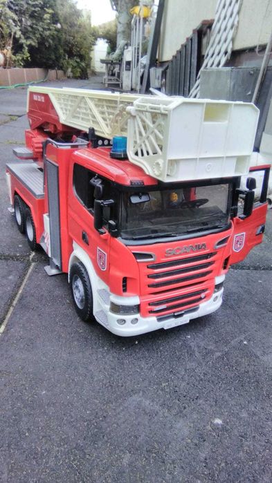camion Scania de pompieri