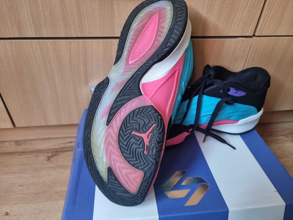 Ghete de baschet Jordan Luka 3, marimea 43