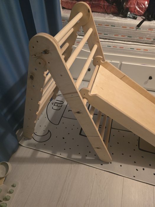 Triunghi pikler cu topogan si rampa de catarare