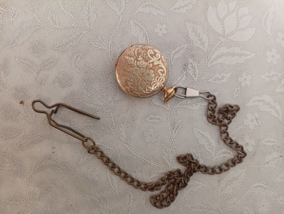 Ceas pandantiv Elveția, Precisa  placat cu aur