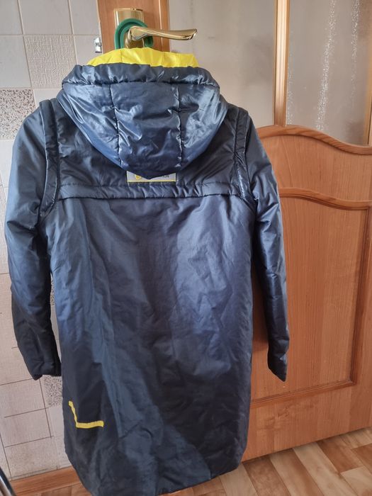 Куртка весна на девочку на 9-10 лет