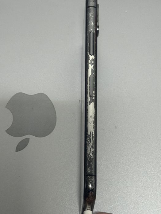 Defect, pentru piese iPhone X